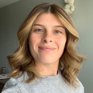 Meet your Posher, Alexis